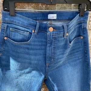 Loft Skinny Crop Shark Bite Ankle medium wash semi high rise size 10